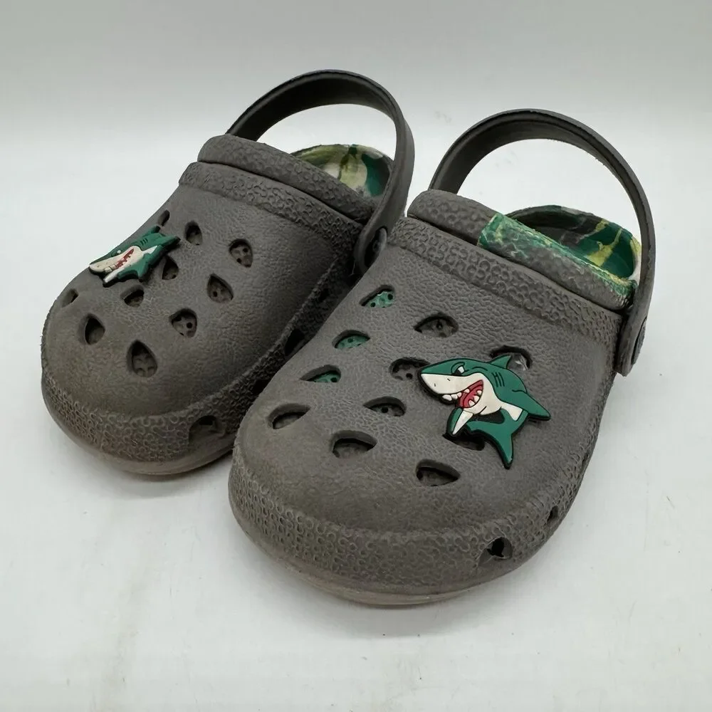 Capelli New York Toddler Boys 8 Gray Tie-Dye EVA Clogs with Shark Jibbitz Charms